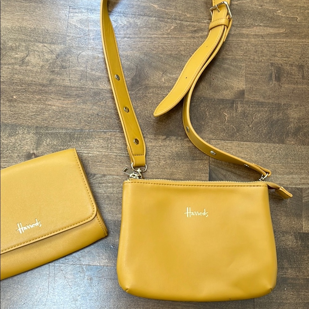 Harrods Vintage Euro Style Crossbody Bag with Adjustable Strap